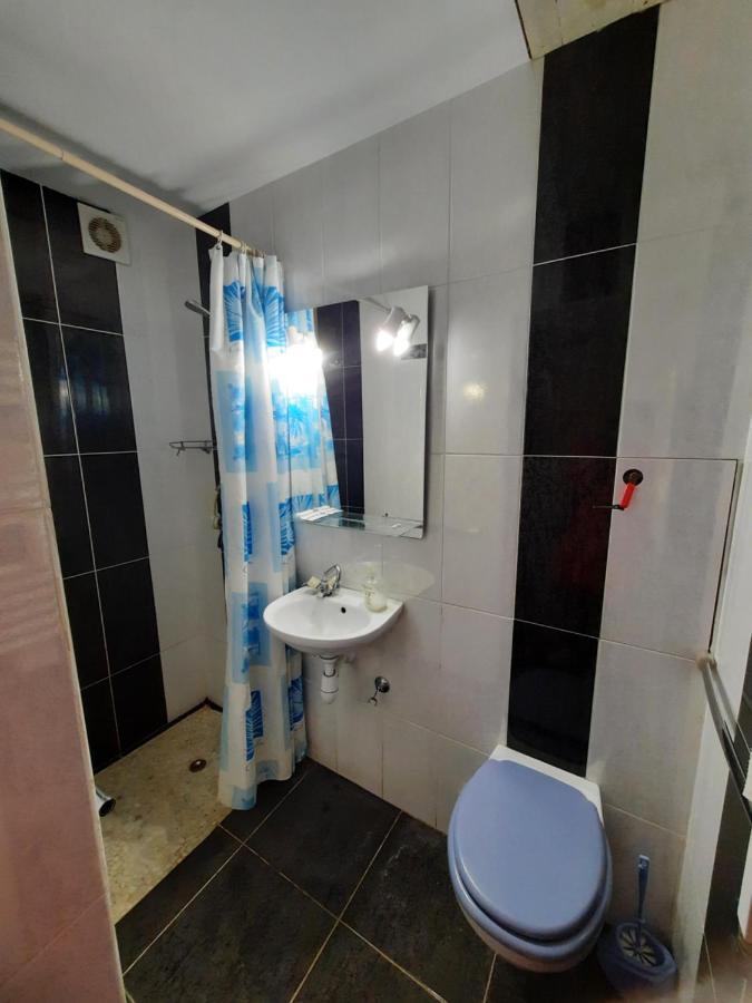 Midnight Cats' Apartment In Rynok Square Світло Є Завжди! Leopoli Esterno foto